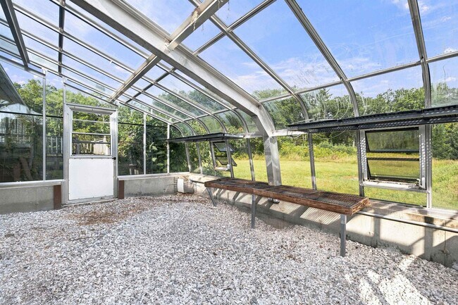 Building Photo - 44 Suncook Valley Rd
