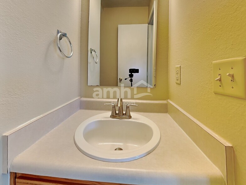 Building Photo - 5969 Claymont Blvd