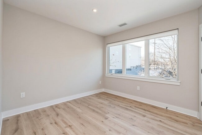 Building Photo - 201-205 Randolph Ave