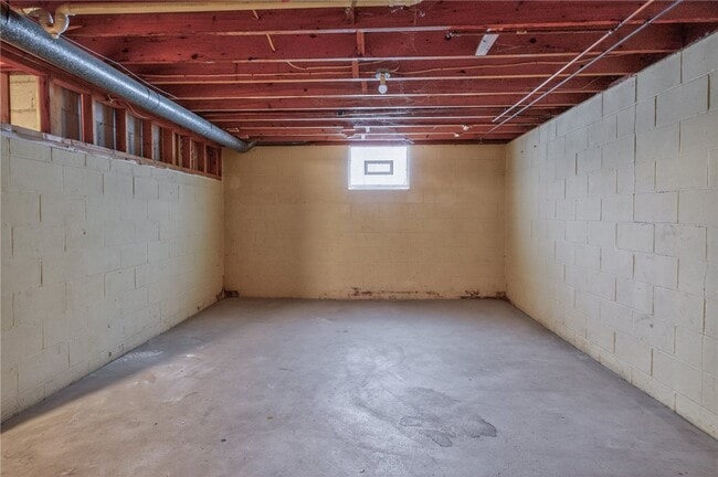 Building Photo - 14 Kingswood Dr