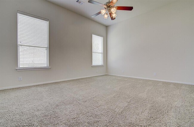 Building Photo - 1610 Greenside Dr
