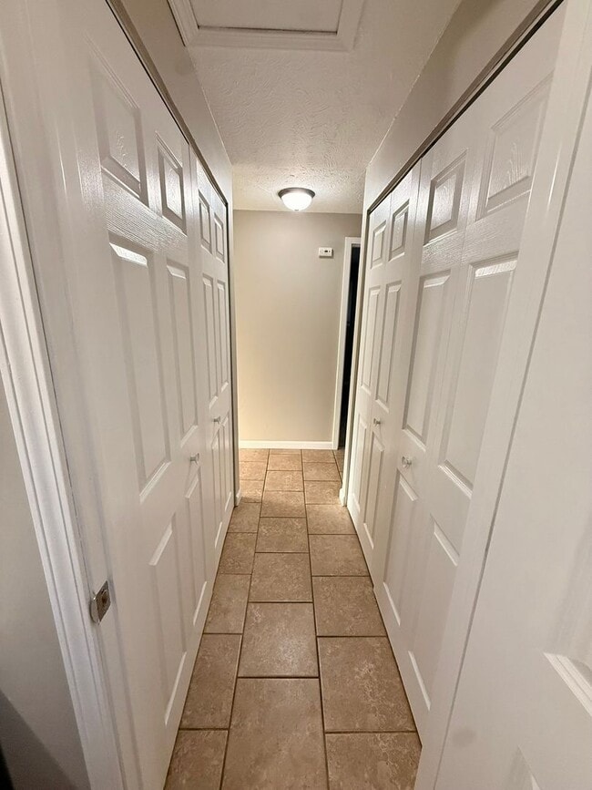 Building Photo - 5137 Mays Ave