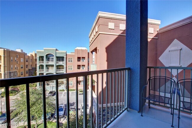 Building Photo - 62 E Serene Ave