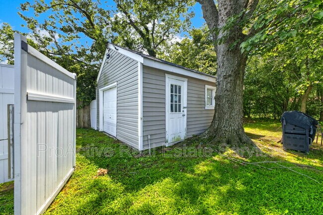 Building Photo - 1821 Gildner Rd