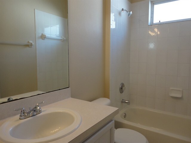 Building Photo - 451 Sand Ridge Dr