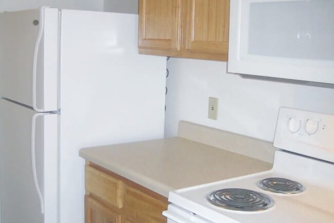 Building Photo - 405 Mayville Rd