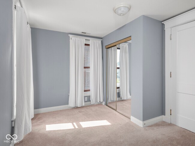 Building Photo - 2161 N Meridian St