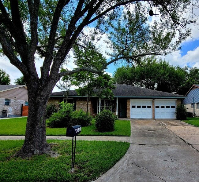 Building Photo - 12303 Meadow Berry Dr