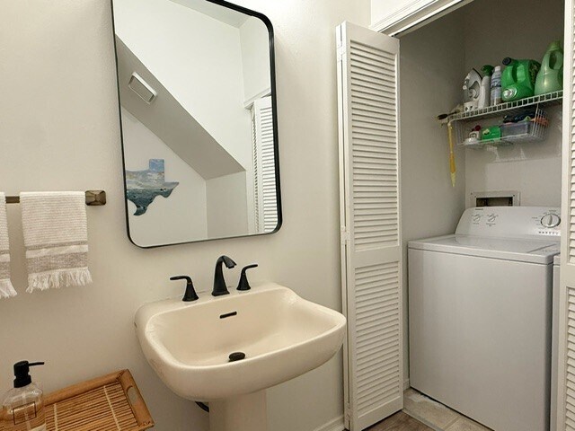 Building Photo - 921 Marine Dr