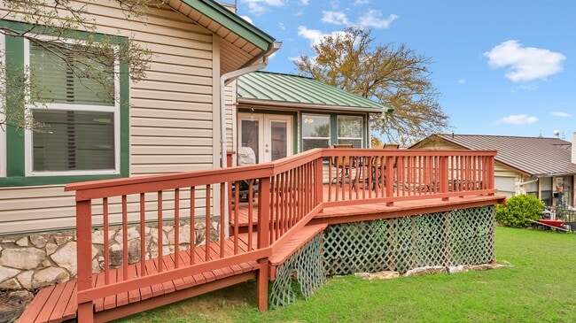 Building Photo - 708 Scarlet Sun