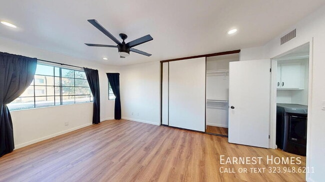 Building Photo - 10220 De Soto Ave