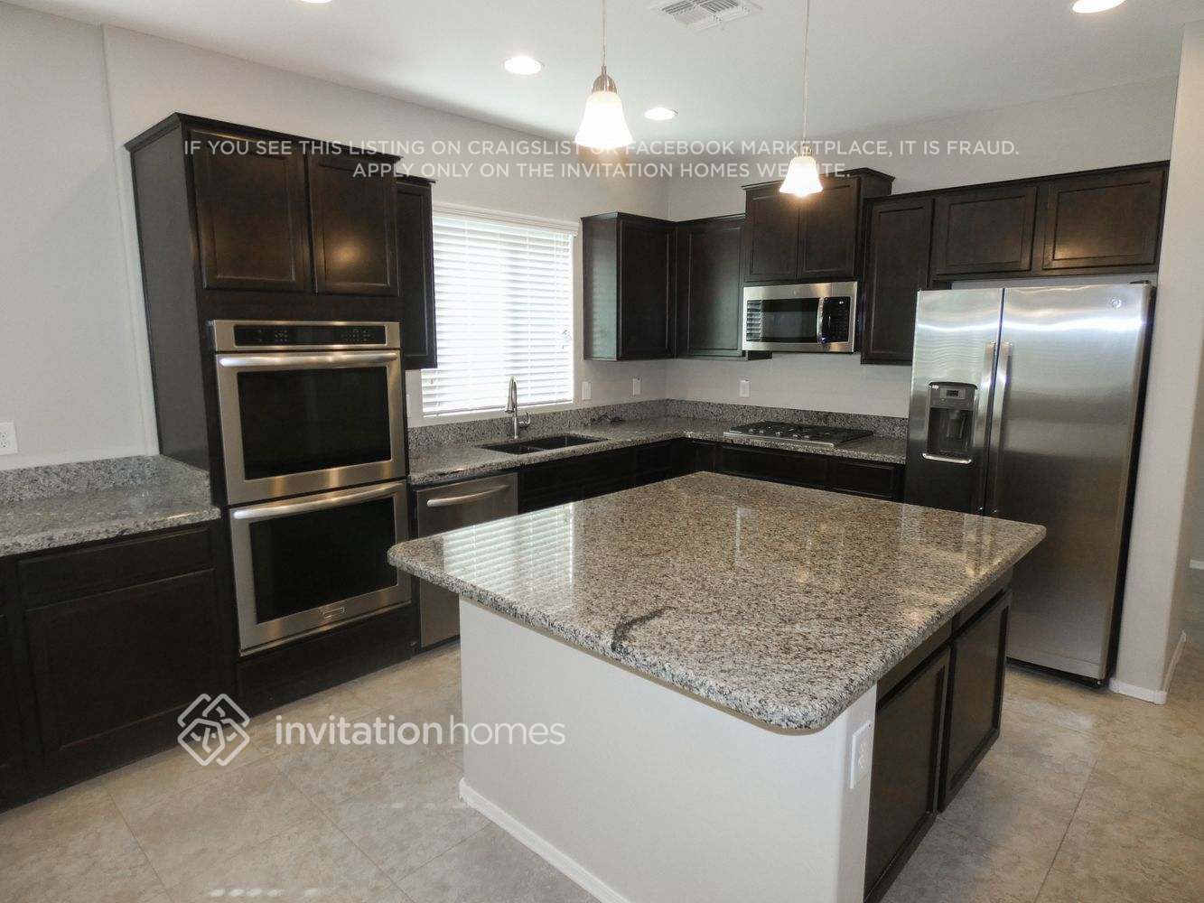 Building Photo - 649 E Canyon Rock Rd