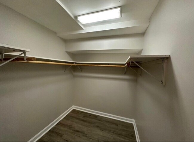 Building Photo - 32 Hazel St