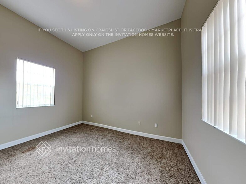 Building Photo - 1025 SW 146th Terrace