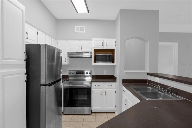 Building Photo - 3250 Corona Village Way