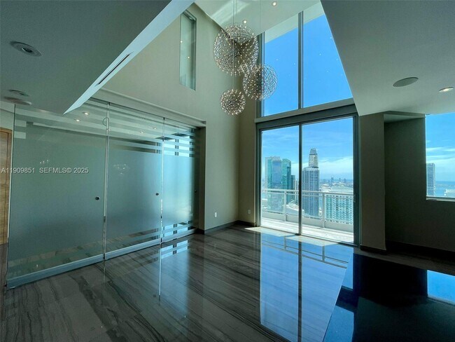 Building Photo - 92 SW 3rd St