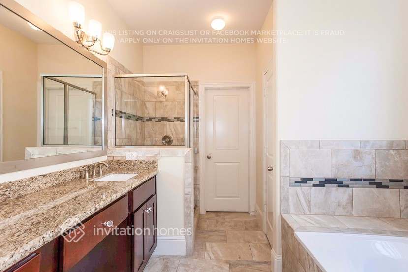 Building Photo - 1307 Ainsley Way Dr