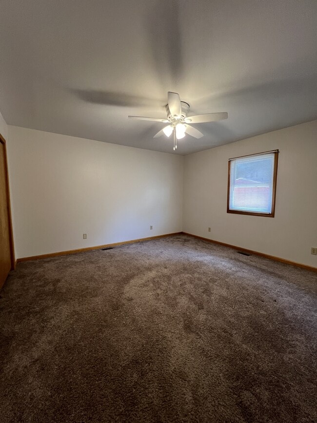 Building Photo - 61 E Park St