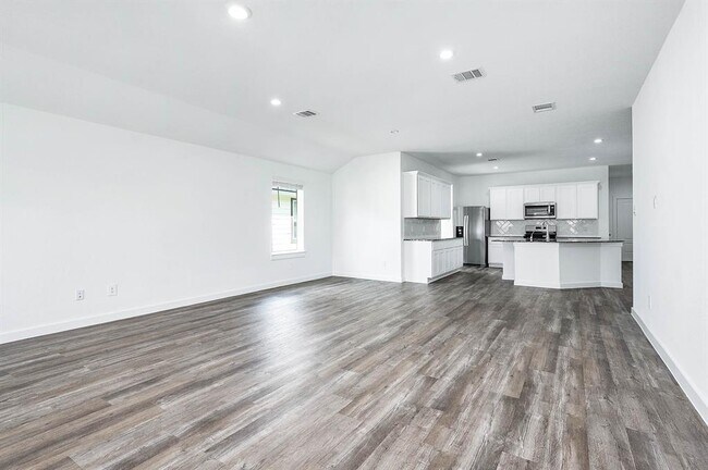 Building Photo - 1122 Fringed Bluestar Dr