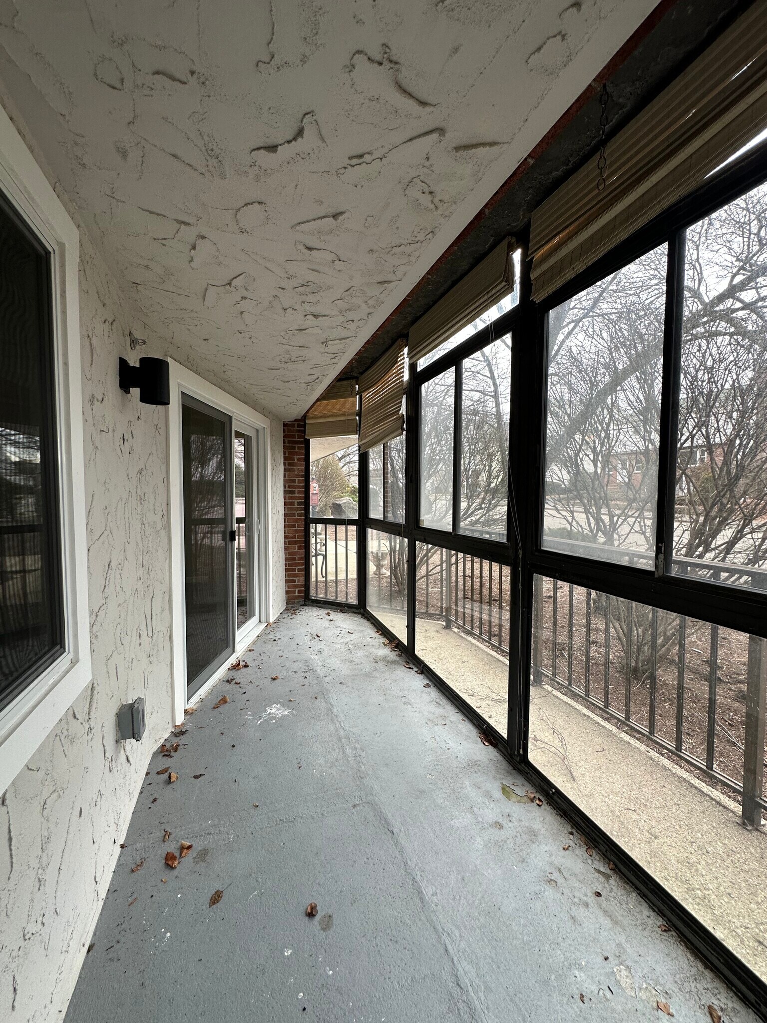 Building Photo - 64 Willard St