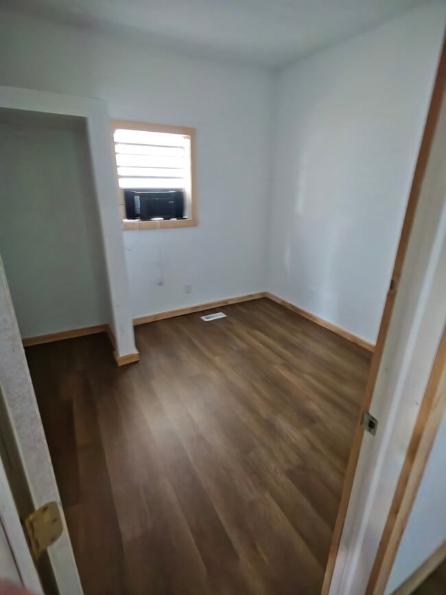 Building Photo - 2782 Latulle Ave