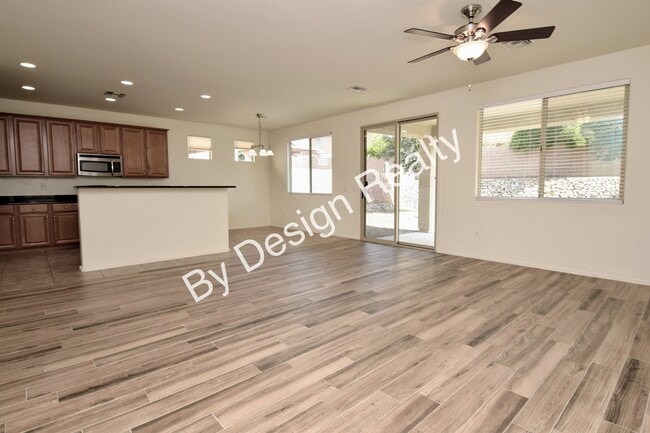 Building Photo - Immaculate Willow Ridge 4 Bedroom 2 Bath
