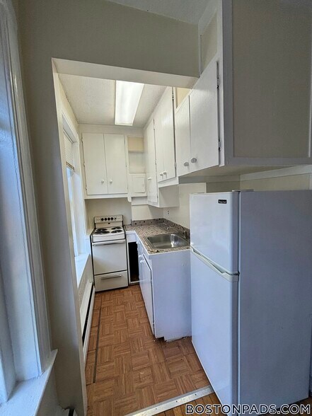 Building Photo - 41 Anderson St