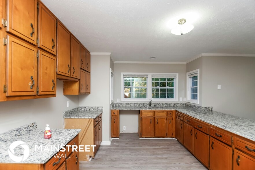 Building Photo - 185 Eli Run