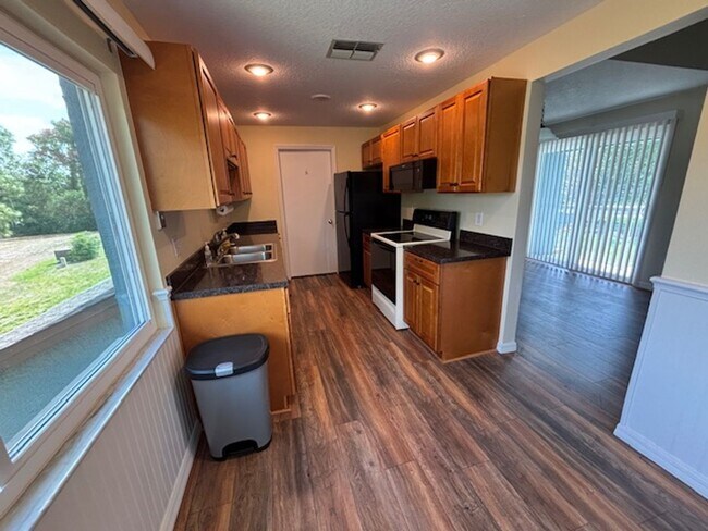 Building Photo - Serene 2 Bed 2 Bath Condo in The Heather