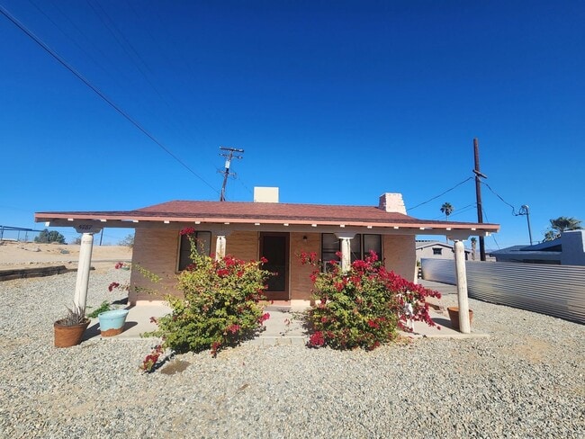 Primary Photo - Charming One Bedroom Cottage COMING THIS A...