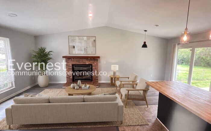 Building Photo - 2913 Chatsworth Way