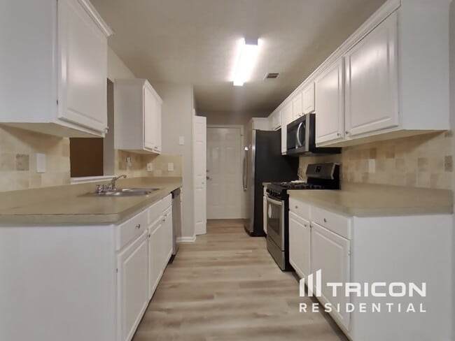 Building Photo - 203 Coldsprings Ct