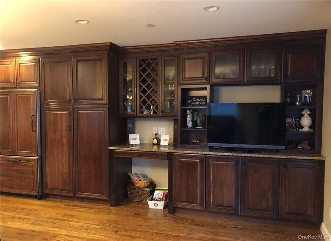 Building Photo - 40 Ellsworth Ave