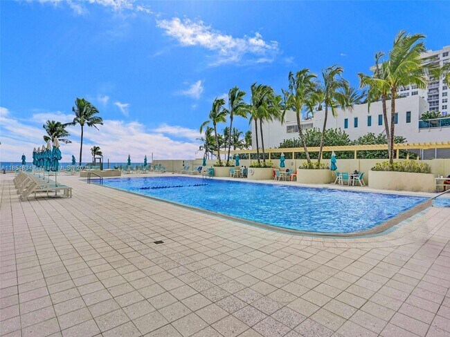 Building Photo - 2501 S Ocean Dr