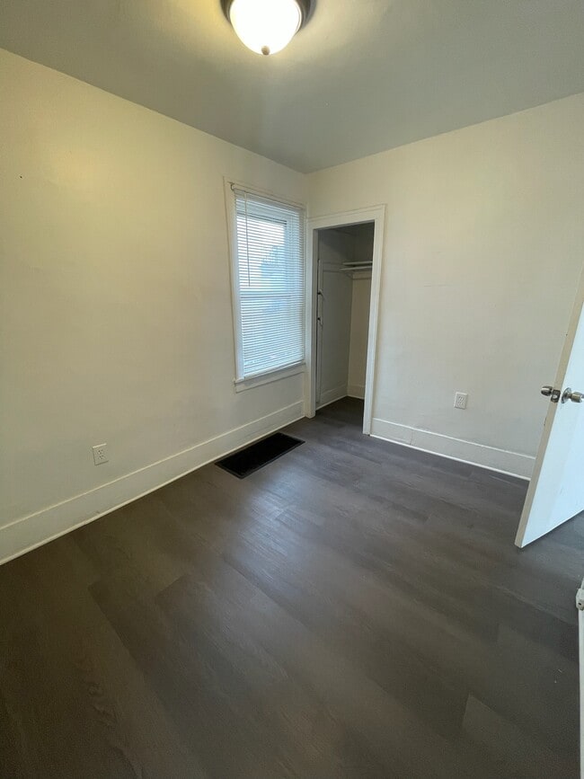 Building Photo - 116 S Hamilton St