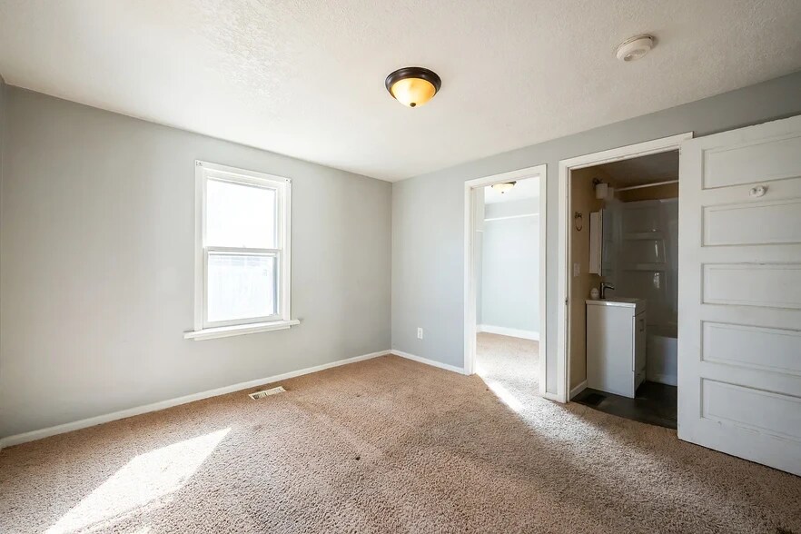 Building Photo - 1308 43rd St