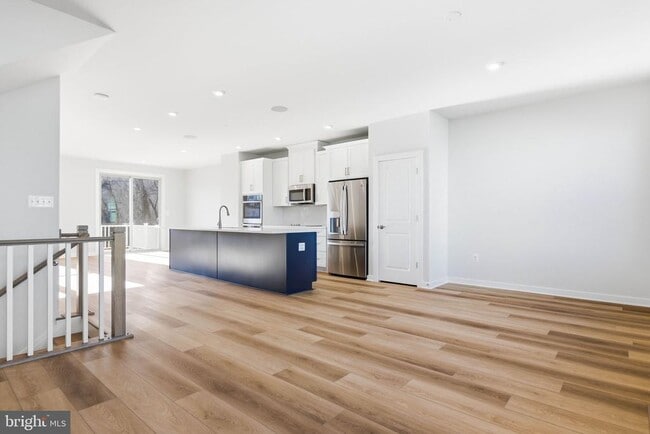 Building Photo - 1017 Venifena Terrace SE