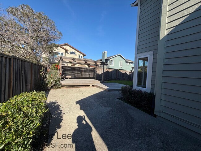 Building Photo - 1849 Kofman Pkwy