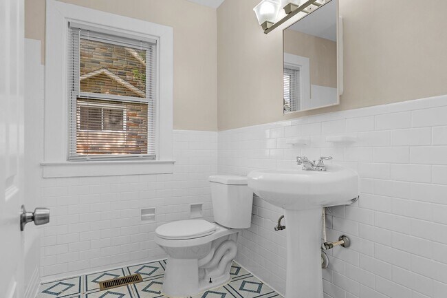 Building Photo - 2802 Berwick Ave
