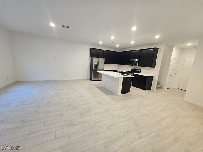 Building Photo - 375 Powell Crst Dr