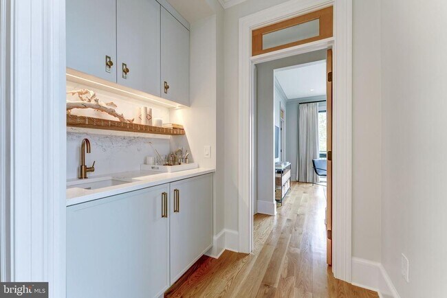 Building Photo - 1327 R St NW