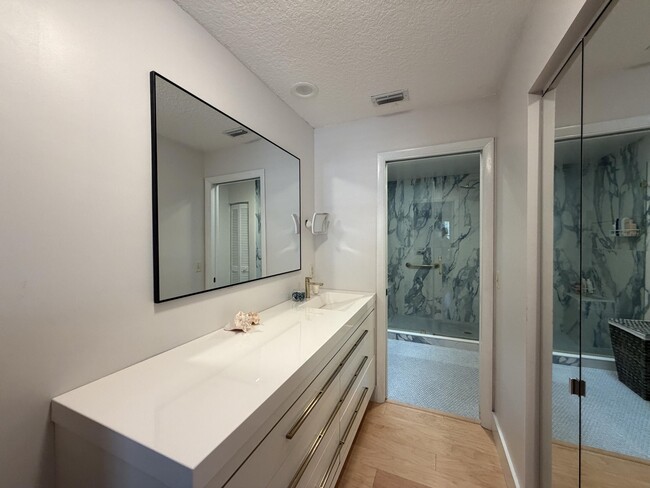 Building Photo - 7935 La Mirada Dr