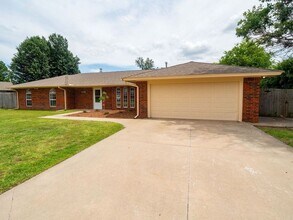 Building Photo - 3306 Pheasant Run Rd
