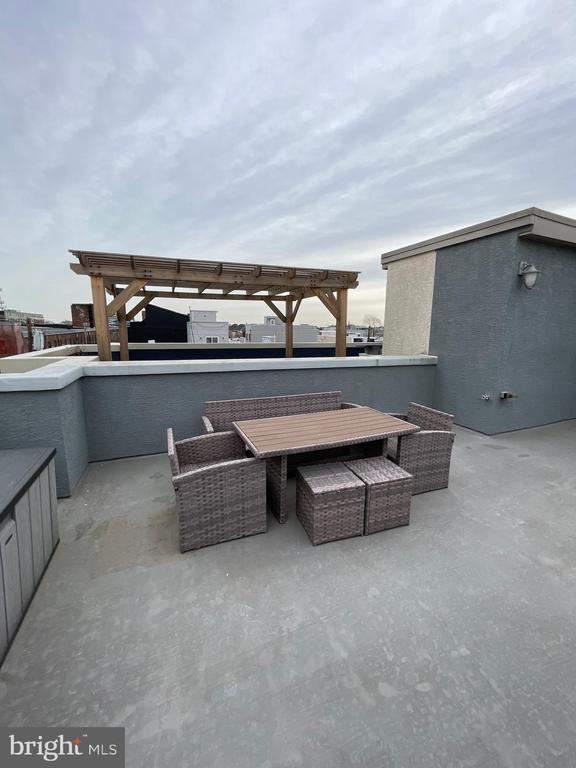 Building Photo - 2304 Alter St