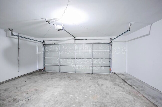 Building Photo - 5806 Evening Shadows Ln