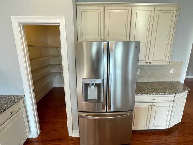 Building Photo - Crutcher Station home off Station Camp Blvd!