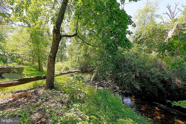 Building Photo - 269 Raymond Rd