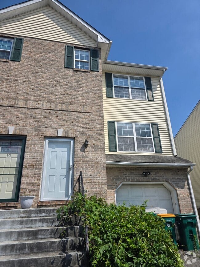 Building Photo - Blairville Court