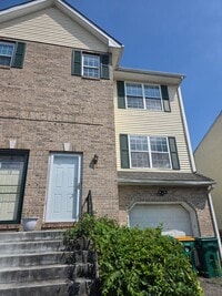 Building Photo - Blairville Court