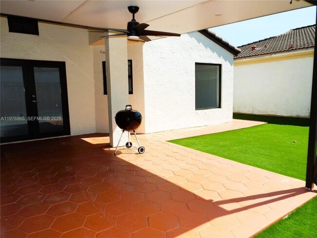 Building Photo - 422 SW 88th Pl